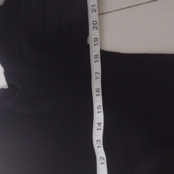 Madison Lilly sweater small - Picture 7 of 8